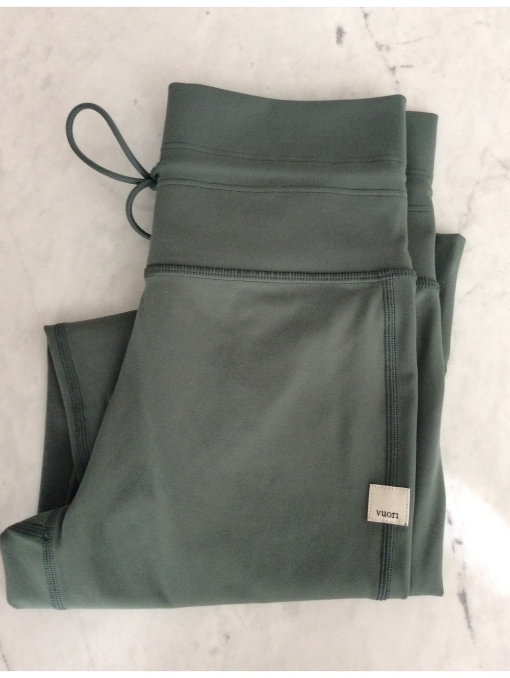 Vuori Daily Leggings - Sage Green - NWOT